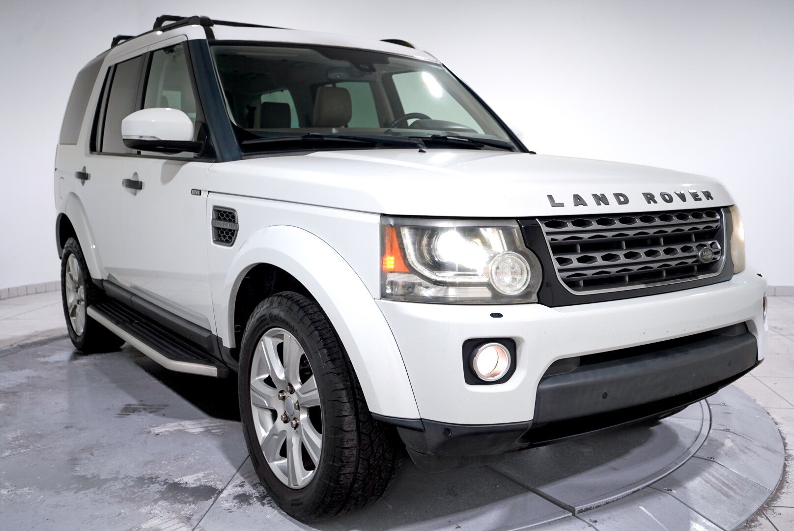 2016 Land Rover LR4 HSE photo 3