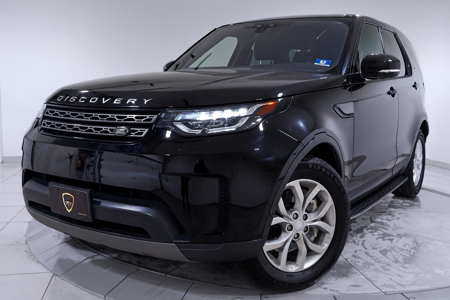 2020 Land Rover Discovery SE's photo