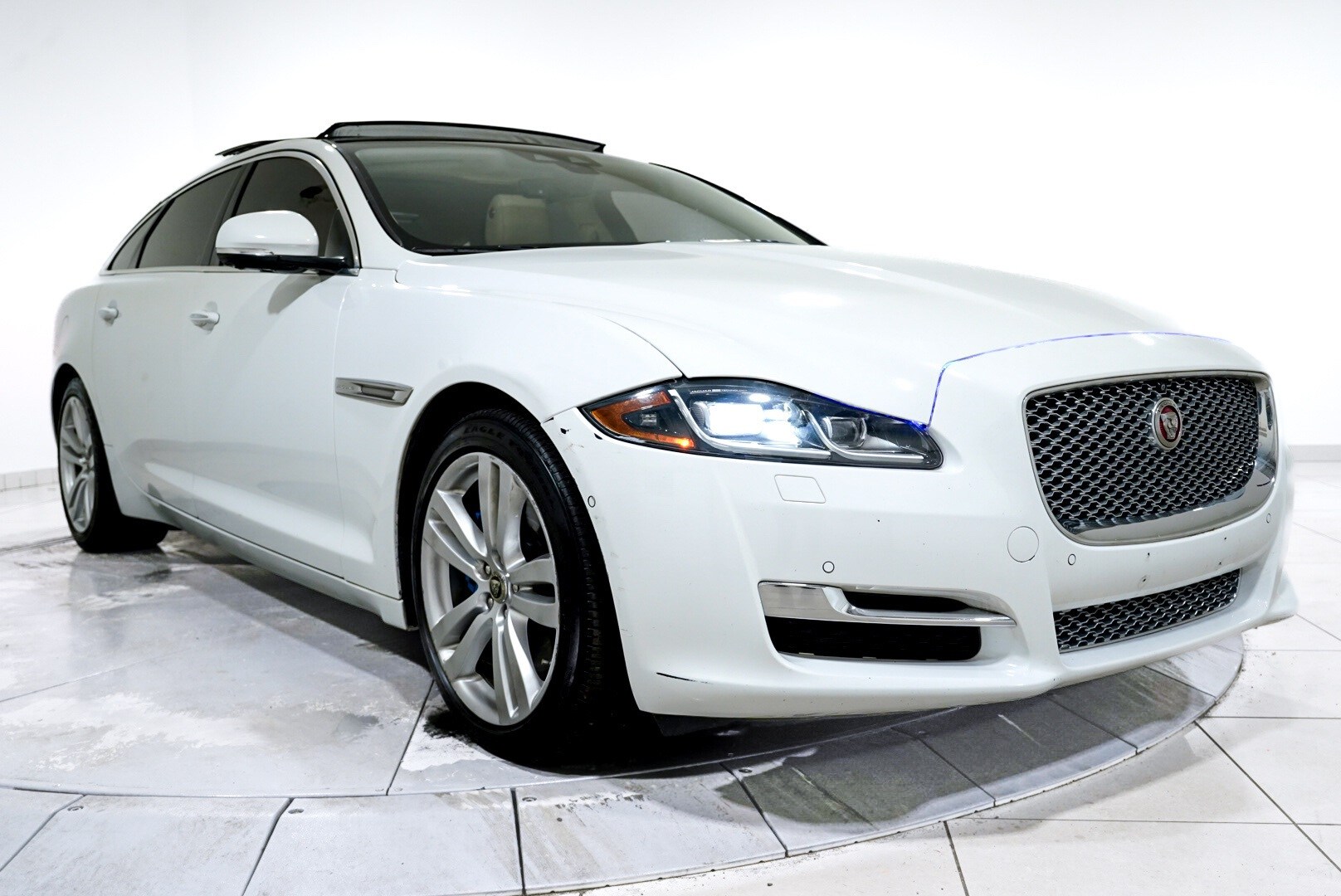 2018 Jaguar XJ XJL Portfolio photo 3