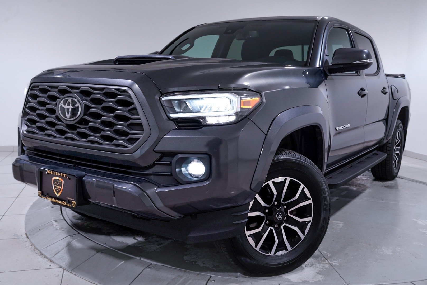 2020 Toyota Tacoma TRD Sport's photo