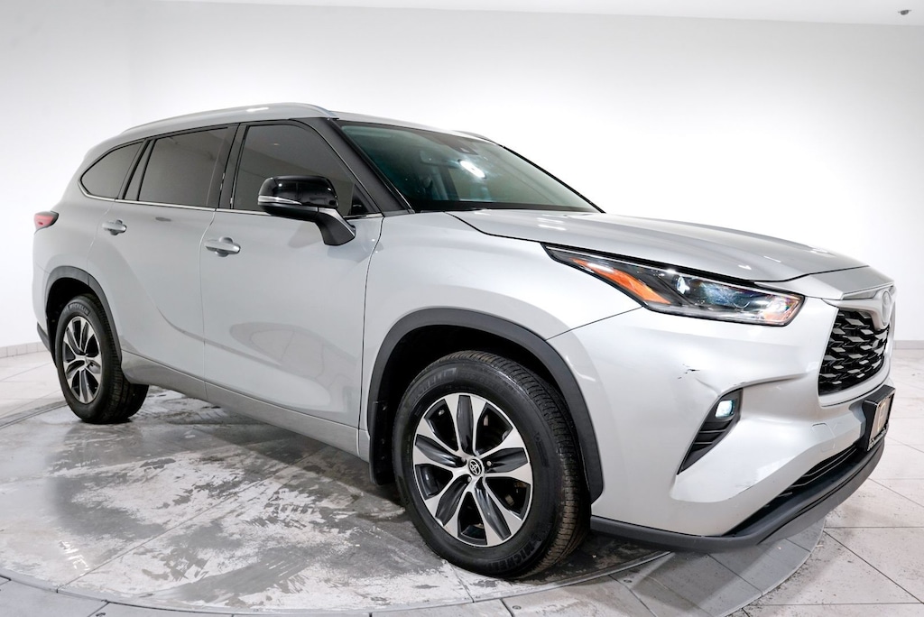 Used 2021 Toyota Highlander XLE SUV