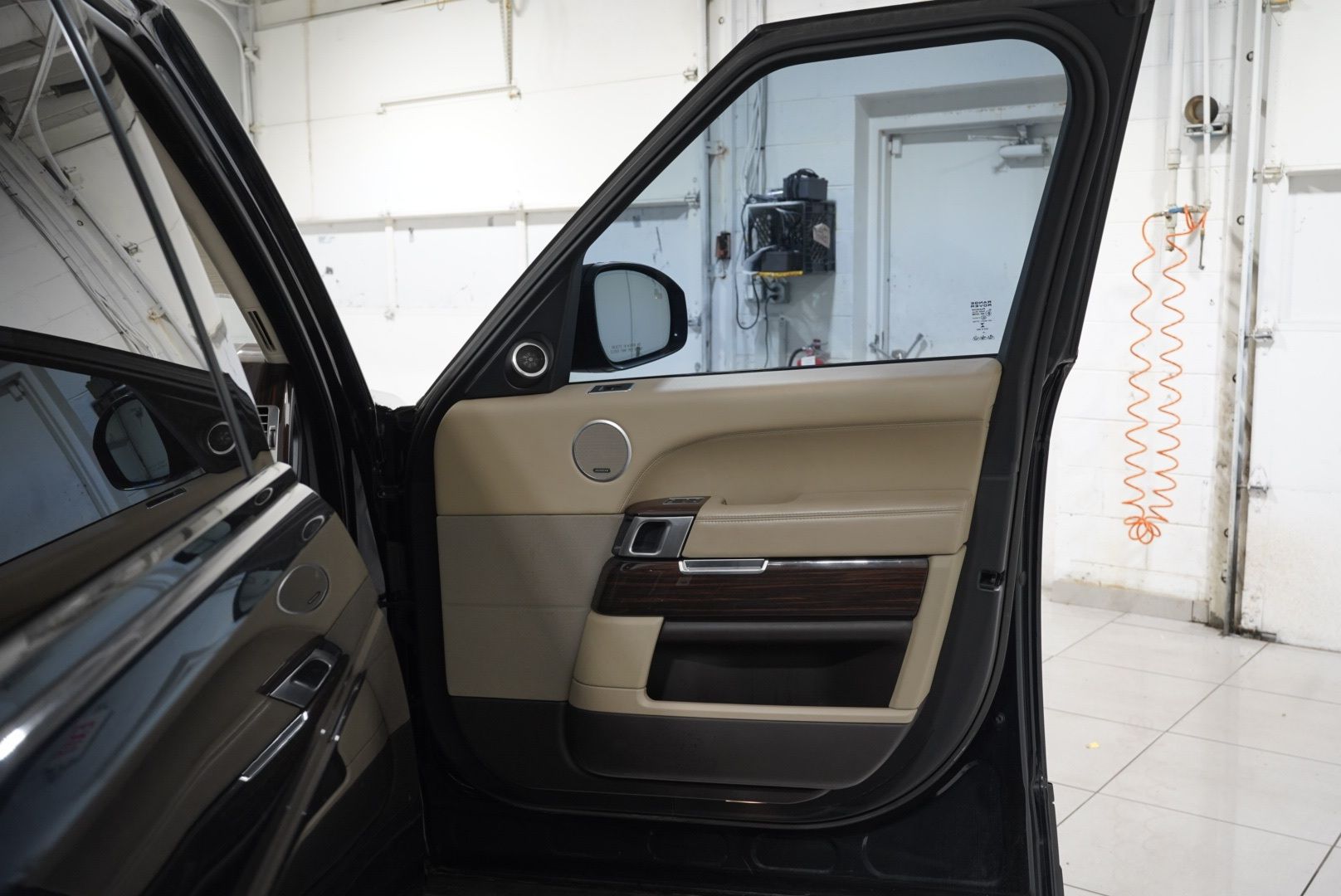 2016 Land Rover Range Rover Supercharged - Photo 30