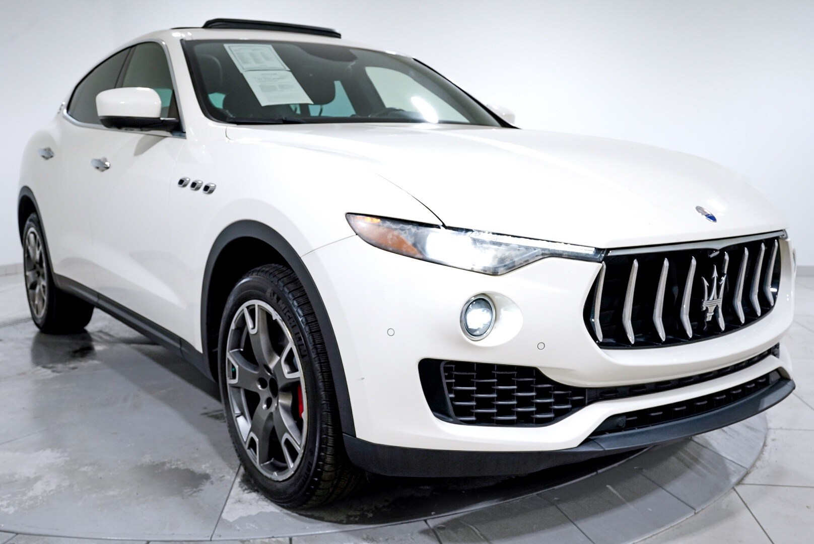 2018 Maserati Levante photo 3