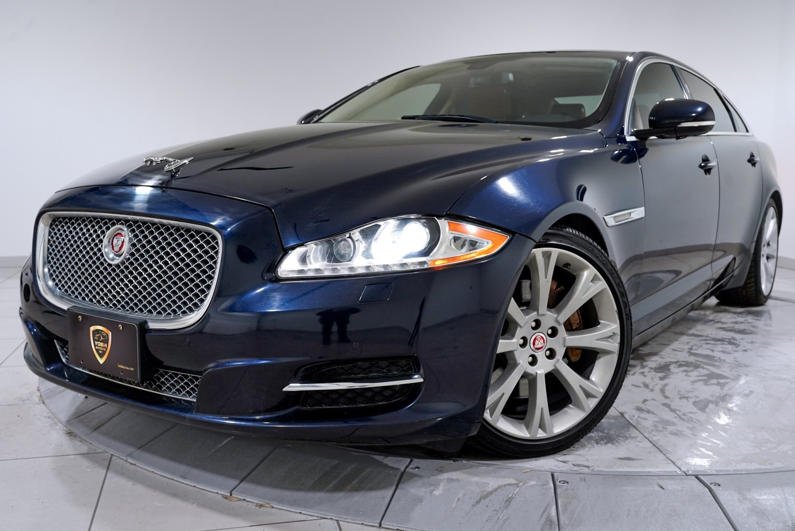 2014 Jaguar XJ Portfolio's photo