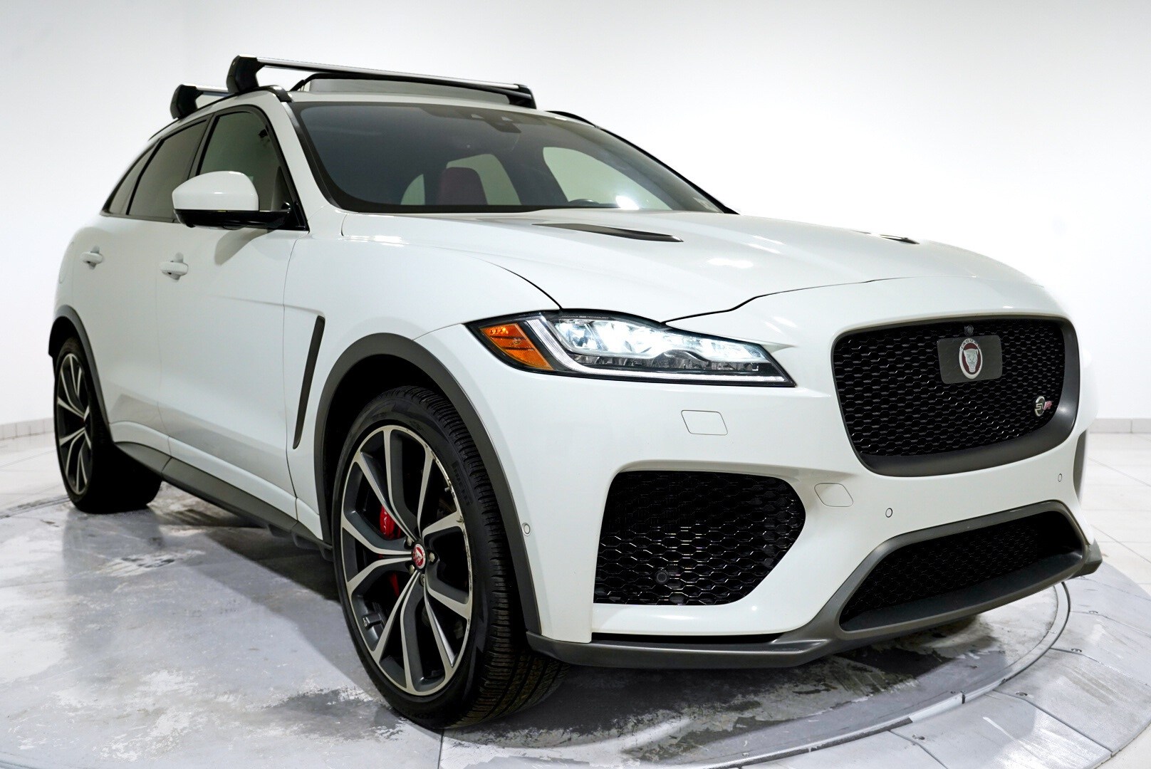 2020 Jaguar F-PACE SVR photo 4