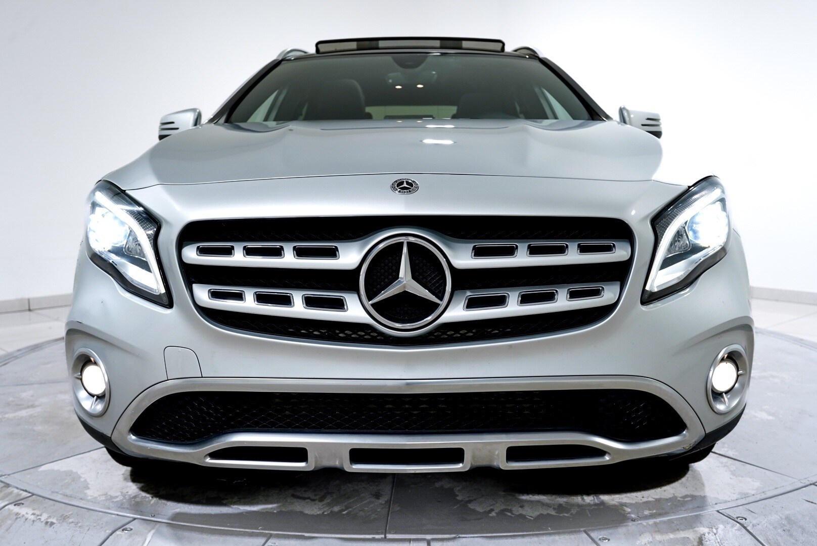 2020 Mercedes Benz GLA 250 4MATIC photo 2