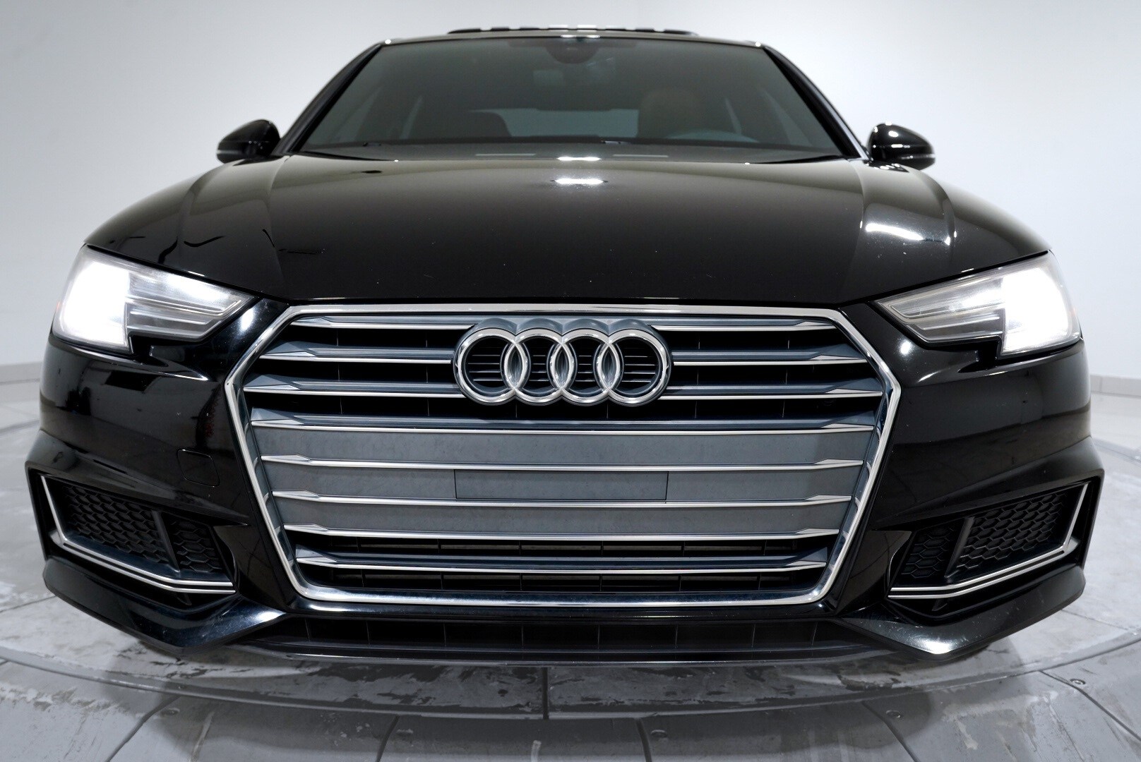 2019 Audi A4 Premium photo 2