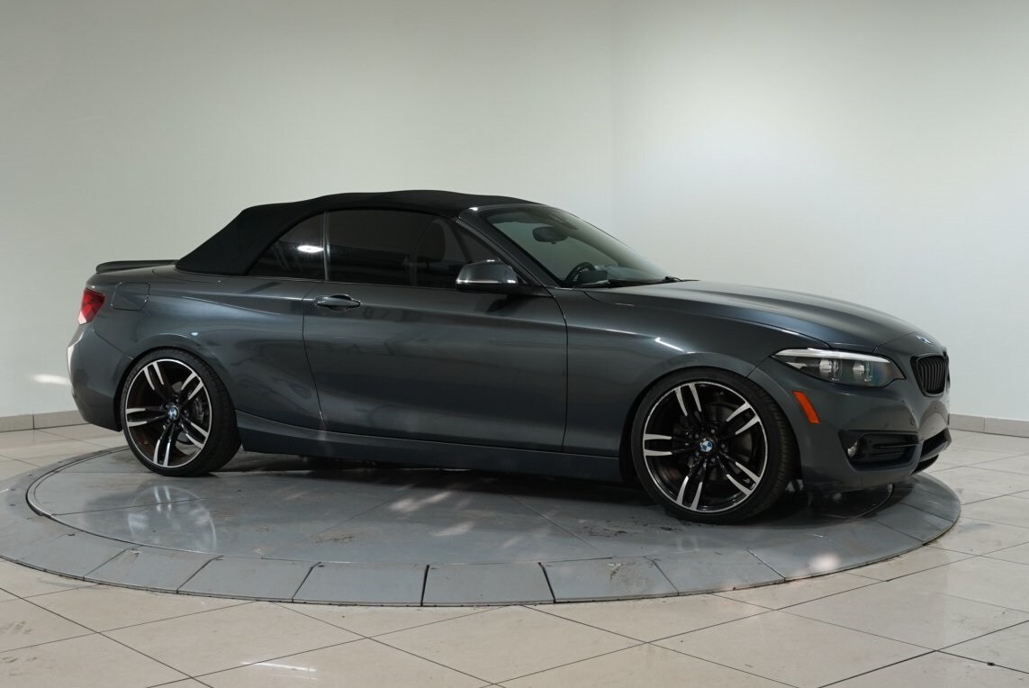 2020 Bmw 230i xDrive Convertible photo 2