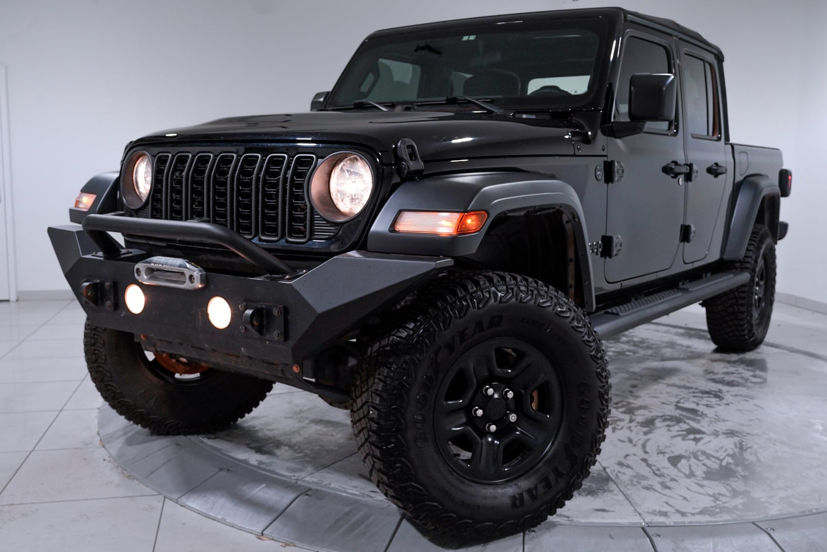 2024 Jeep Gladiator Sport's photo