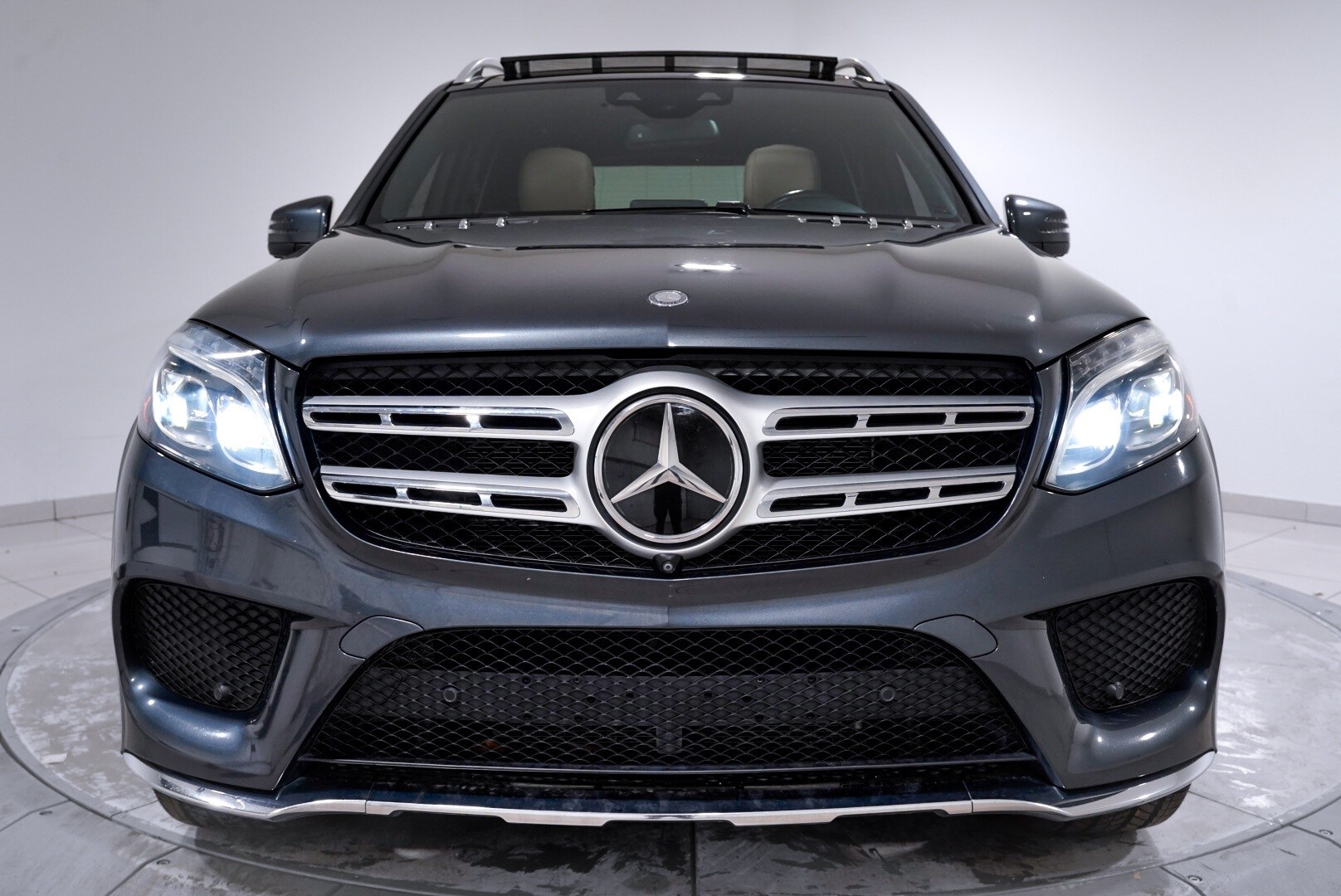 2017 Mercedes Benz GLS 550 4MATIC photo 2