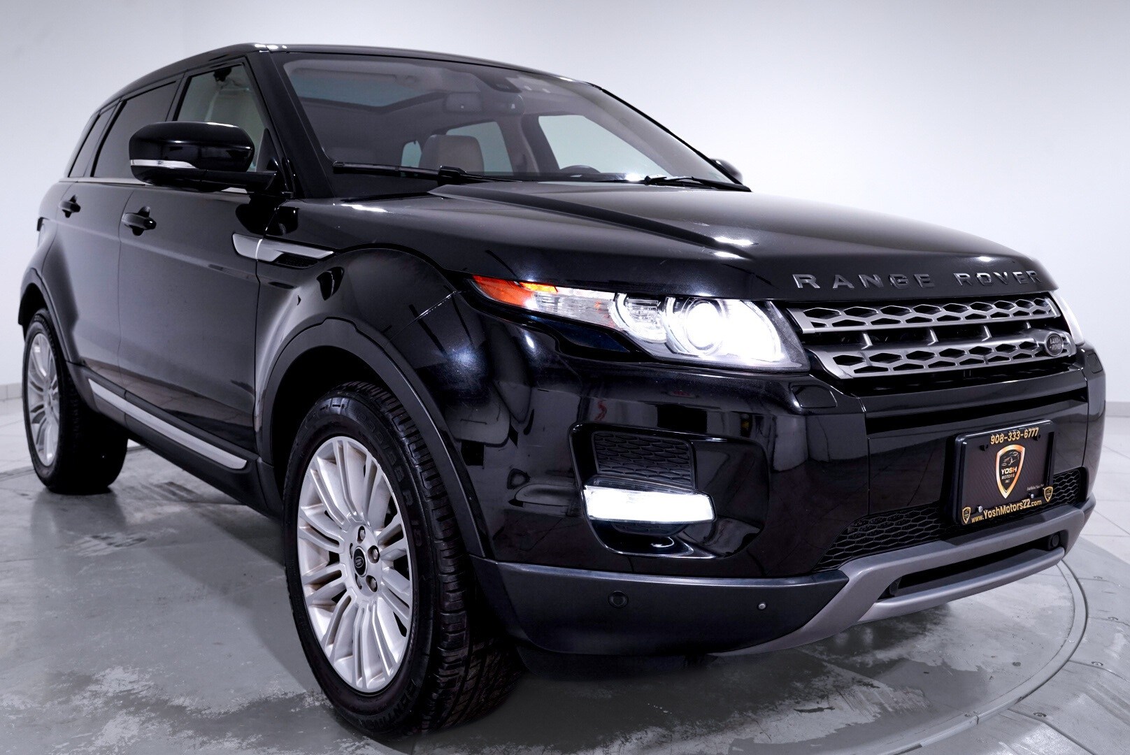 2013 Land Rover Range Rover Evoque Pure photo 3