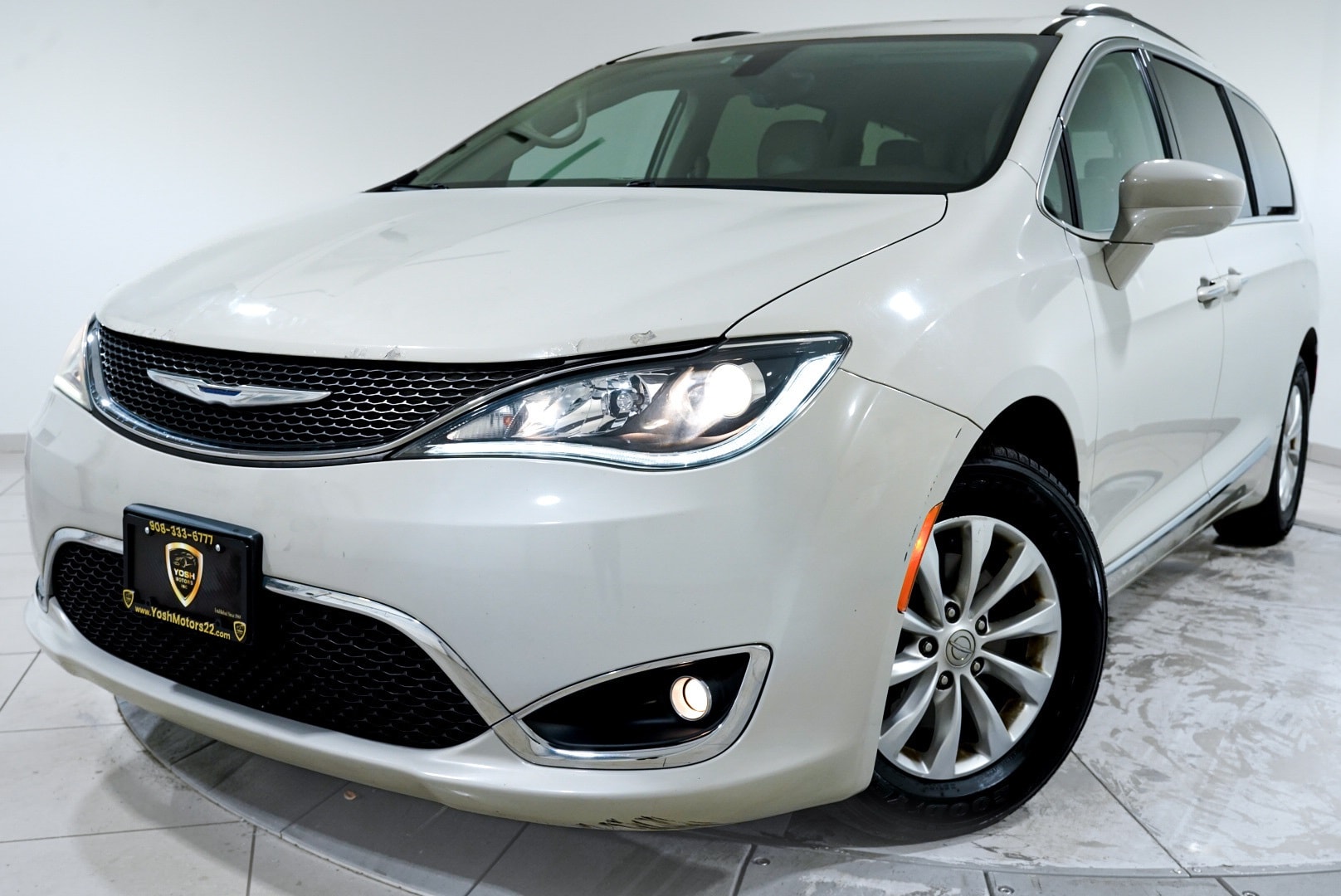 2017 Chrysler Pacifica Touring-L