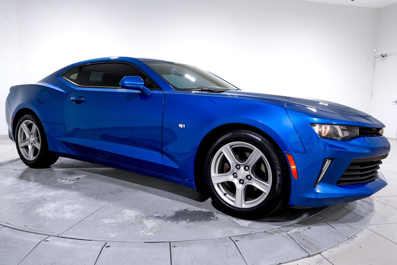 2017 Chevrolet Camaro 1LT photo 4