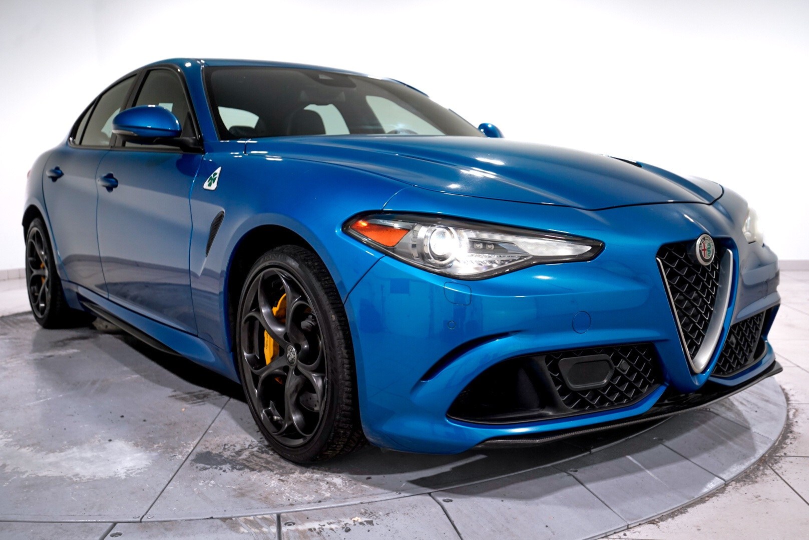 2018 Alfa Romeo Giulia Quadrifoglio photo 3