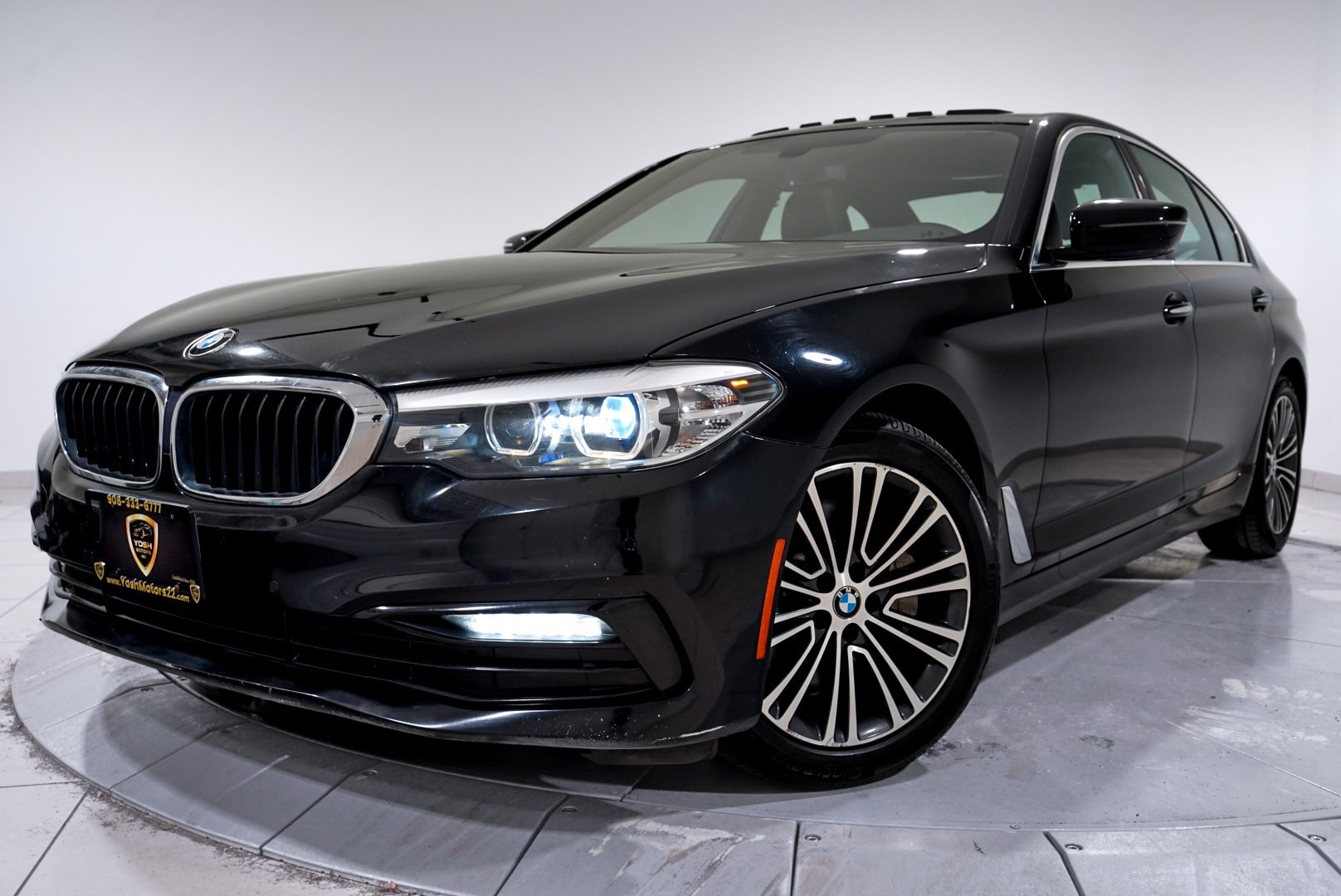 2017 BMW 5 Series 530i's photo