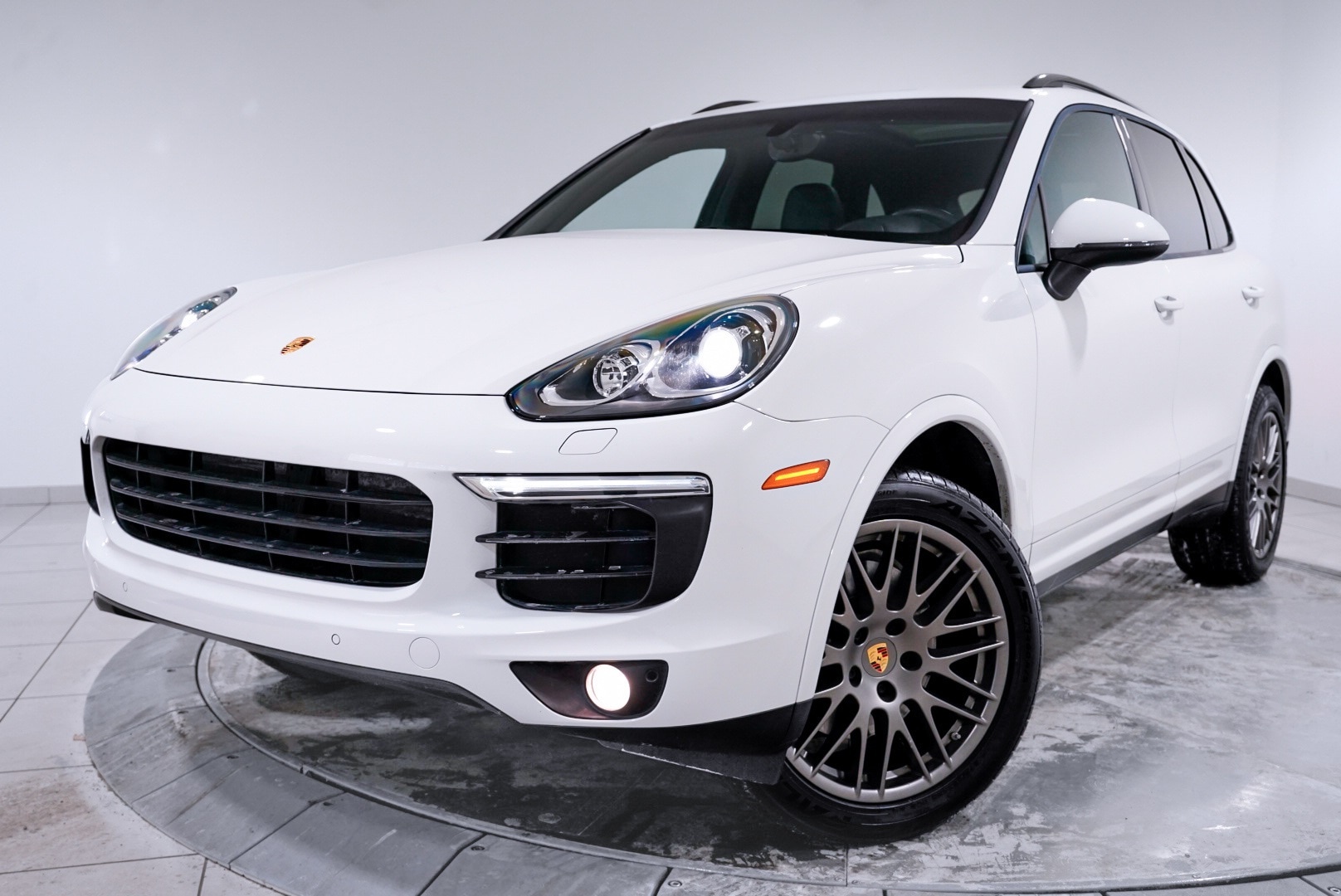 2017 Porsche Cayenne Platinum Edition
