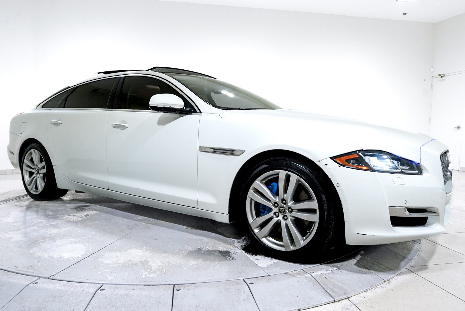2018 Jaguar XJ XJL Portfolio photo 4