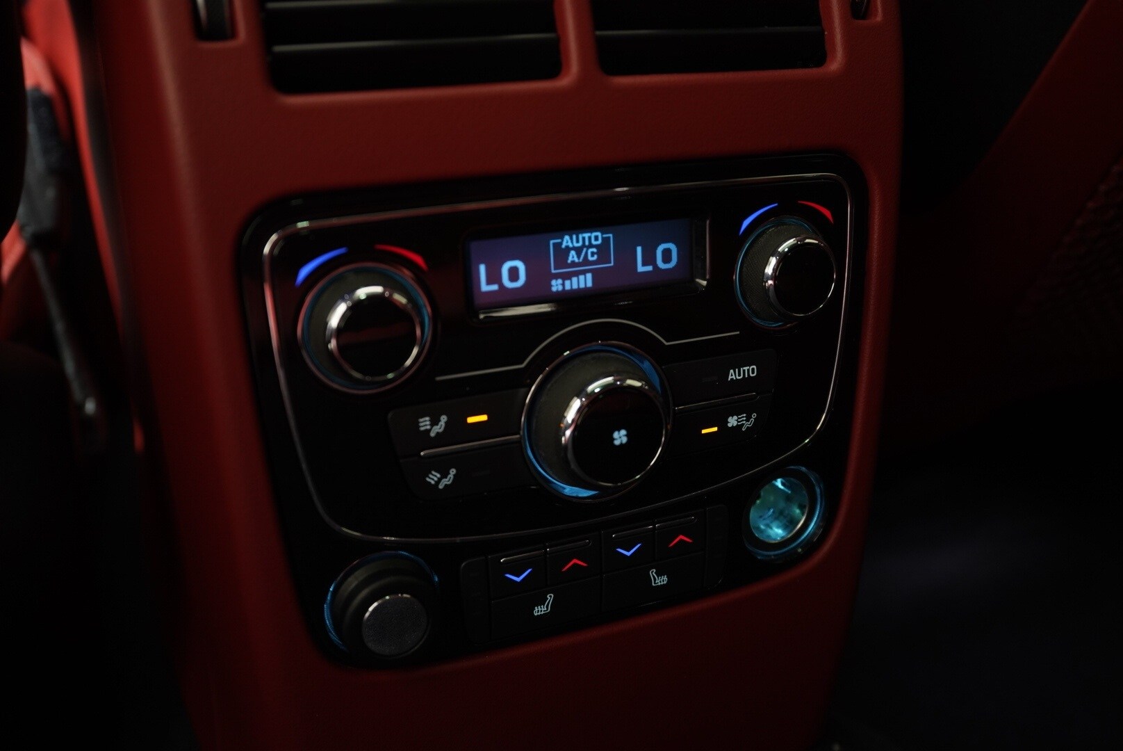 2020 Jaguar F-PACE SVR photo 2