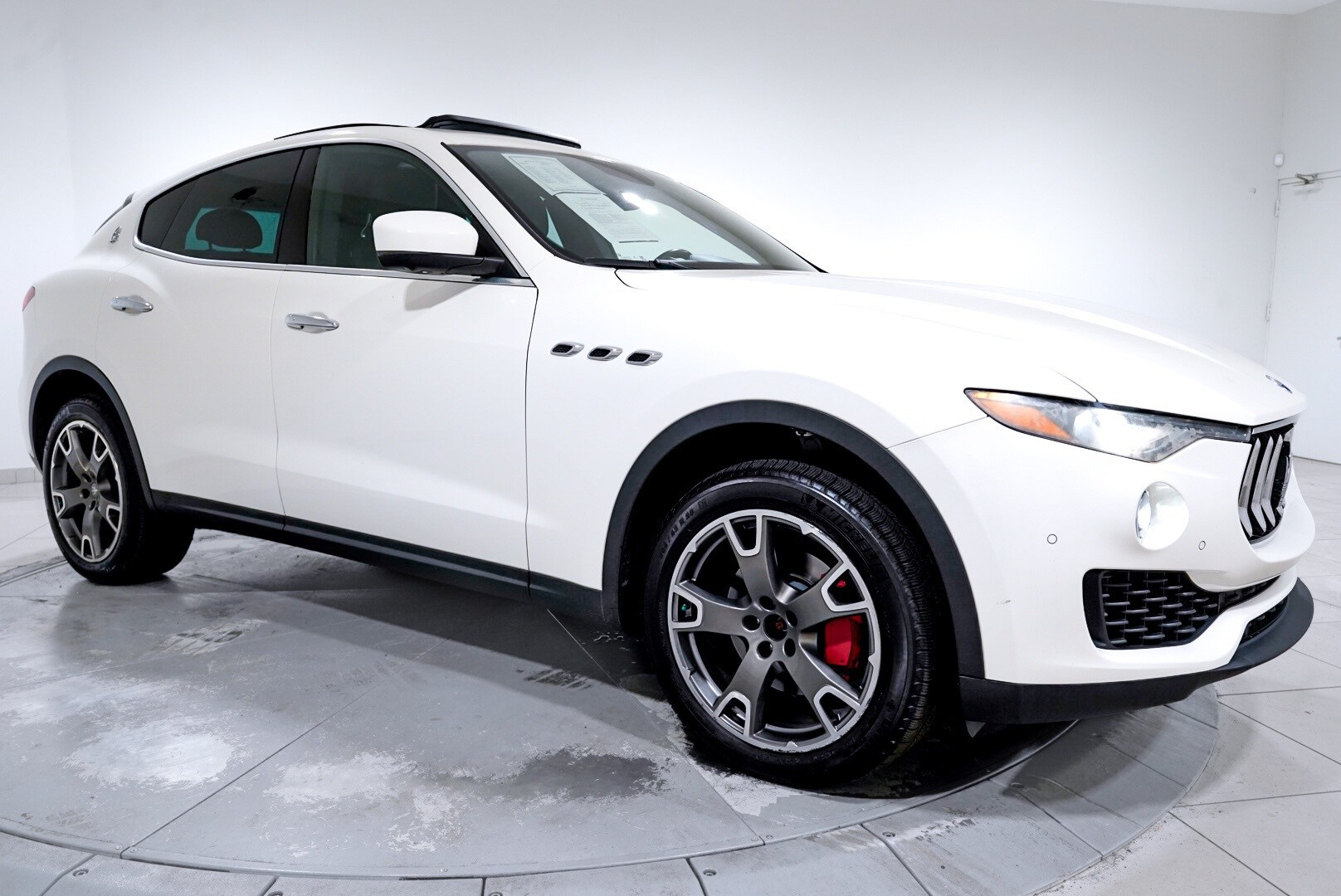 2018 Maserati Levante photo 4