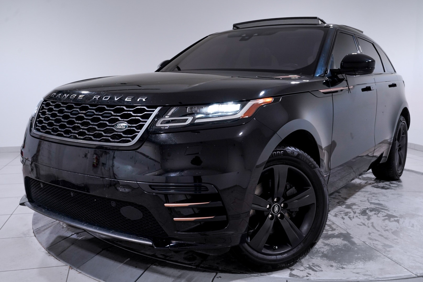 2020 Land Rover Range Rover Velar S's photo