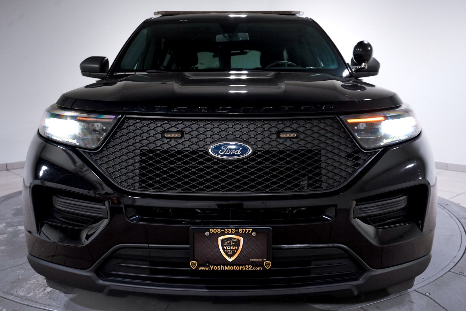 2020 Ford Explorer photo 2