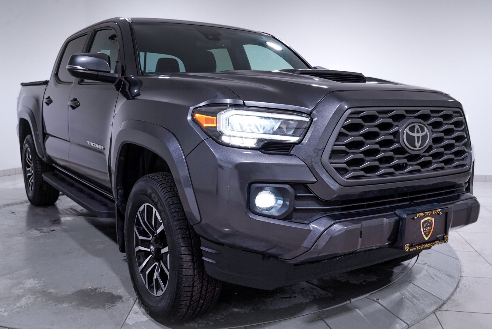 2020 Toyota Tacoma TRD Sport V6 photo 3