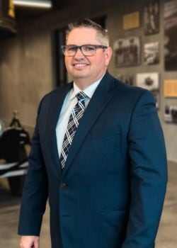 Staff member Kevin Thomas from ID_87a2ae26c401