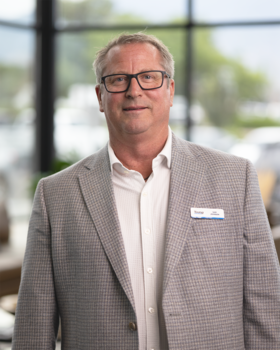 Staff member Sam Johnson from ID_87a2ae26c401
