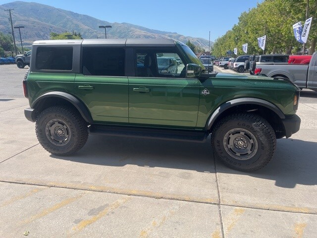 2025 Ford Bronco Outer Banks photo 4