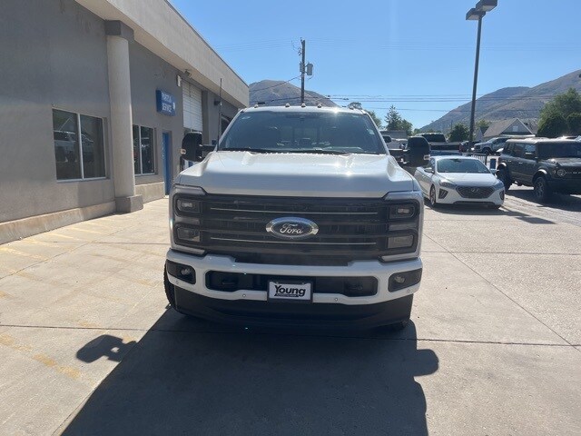 2025 Ford F-350 photo 2