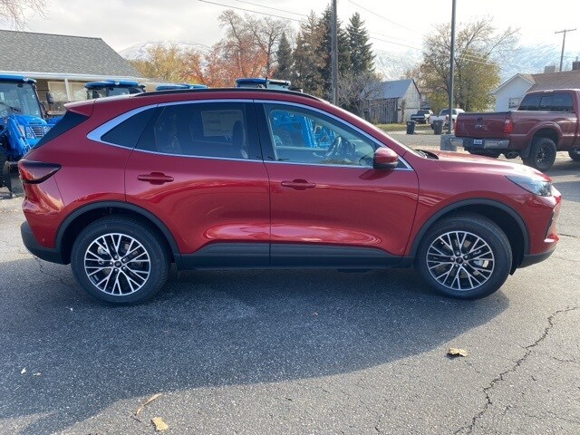 2024 Ford Escape Plug-In Hybrid photo 4