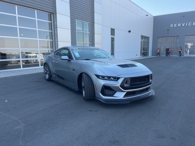 2024 Ford Mustang GT Premium photo 3