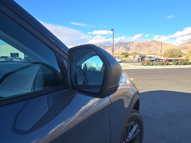 2025 Ford Explorer photo 4