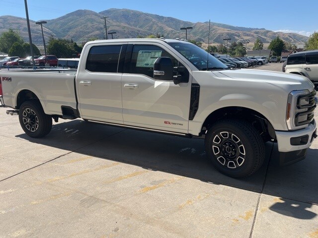 2025 Ford F-350 photo 4