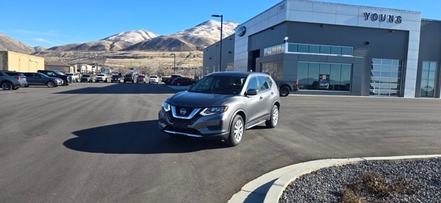 2018 Nissan Rogue S's photo