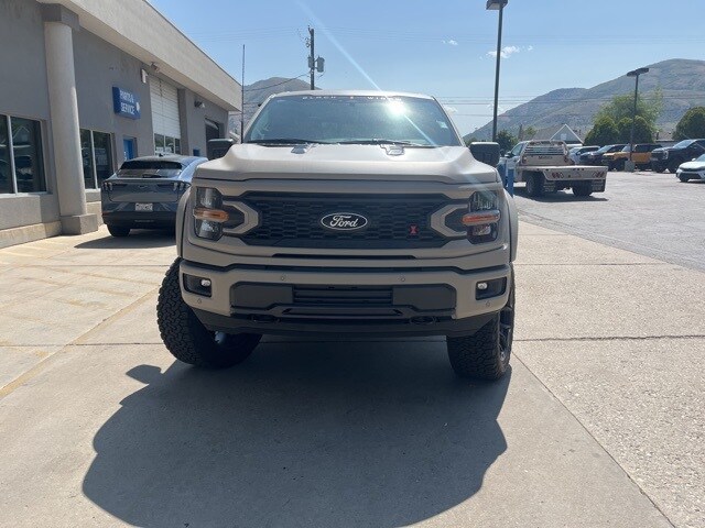 2025 Ford F-150 XLT photo 2