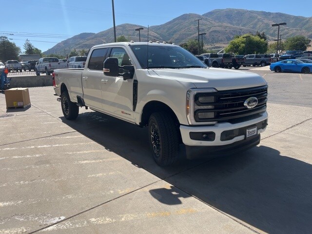 2025 Ford F-350 photo 3