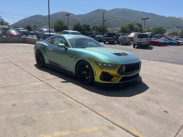2025 Ford Mustang GT Premium photo 3