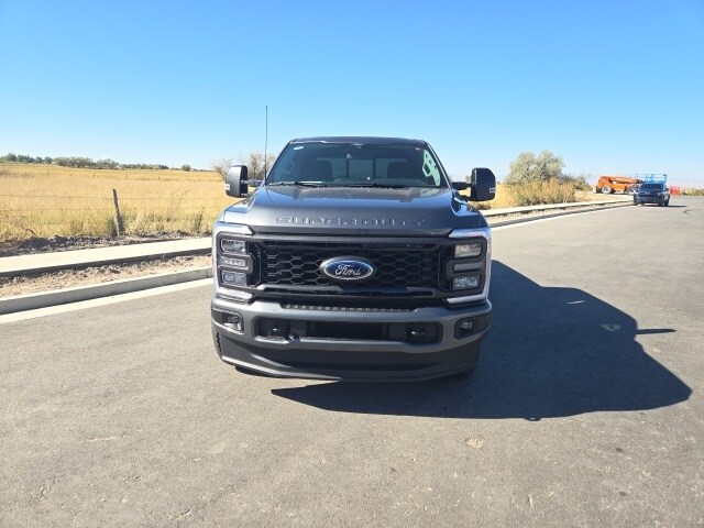 2026 Ford F-350 photo 2