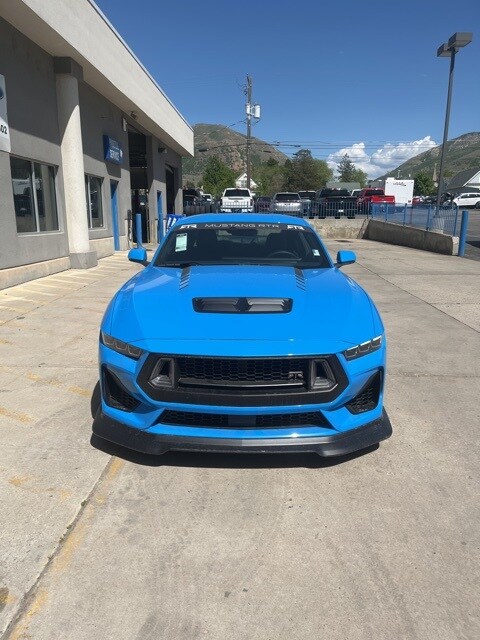 2025 Ford Mustang GT Premium photo 2