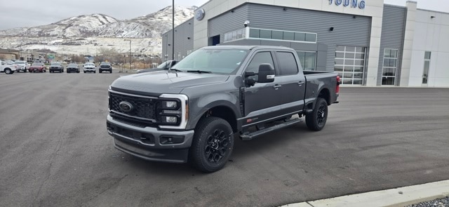 2025 Ford F-350 Super Duty Lariat's photo