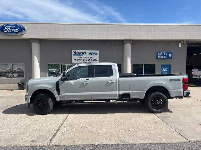 2025 Ford F-350 photo 4