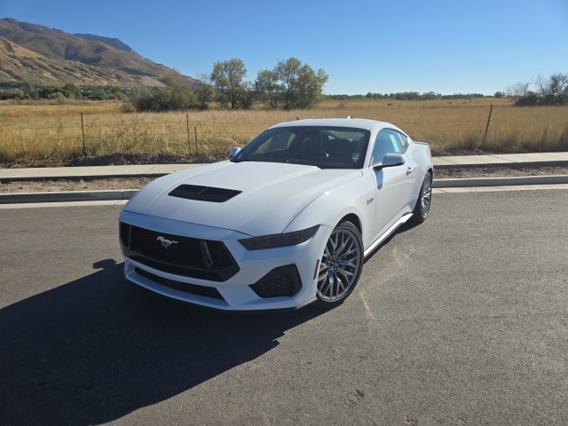 2025 Ford Mustang GT Premium's photo