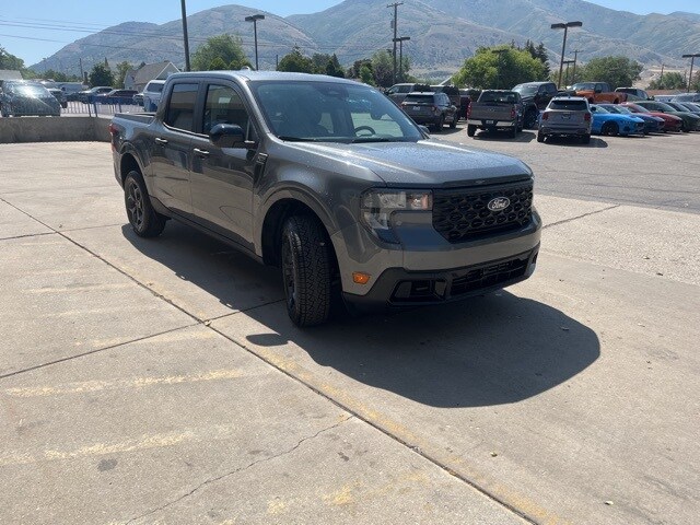 2025 Ford Maverick XLT photo 2