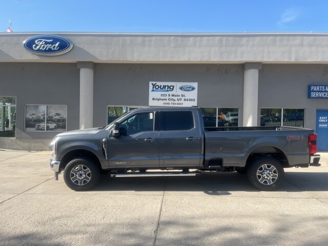 2025 Ford F-350 Lariat photo 4