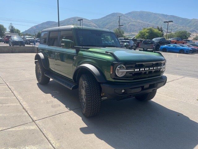 2025 Ford Bronco Outer Banks photo 3