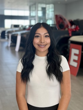Staff member Leslie Lopez from ID_111f65c1f65f