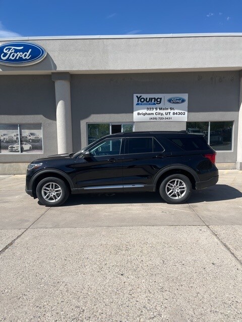 2025 Ford Explorer photo 4