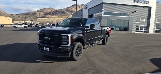 2025 Ford F-350 Super Duty Lariat's photo