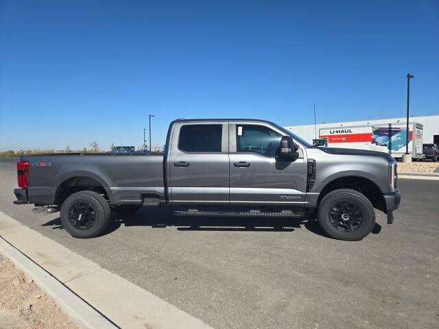 2026 Ford F-350 photo 3